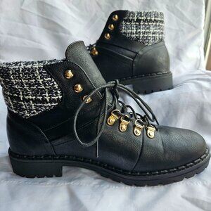 JustFab Women’s Rayln Lace-Up Black Chunky Boot 90’s Fashion Shoes Plaid Detail